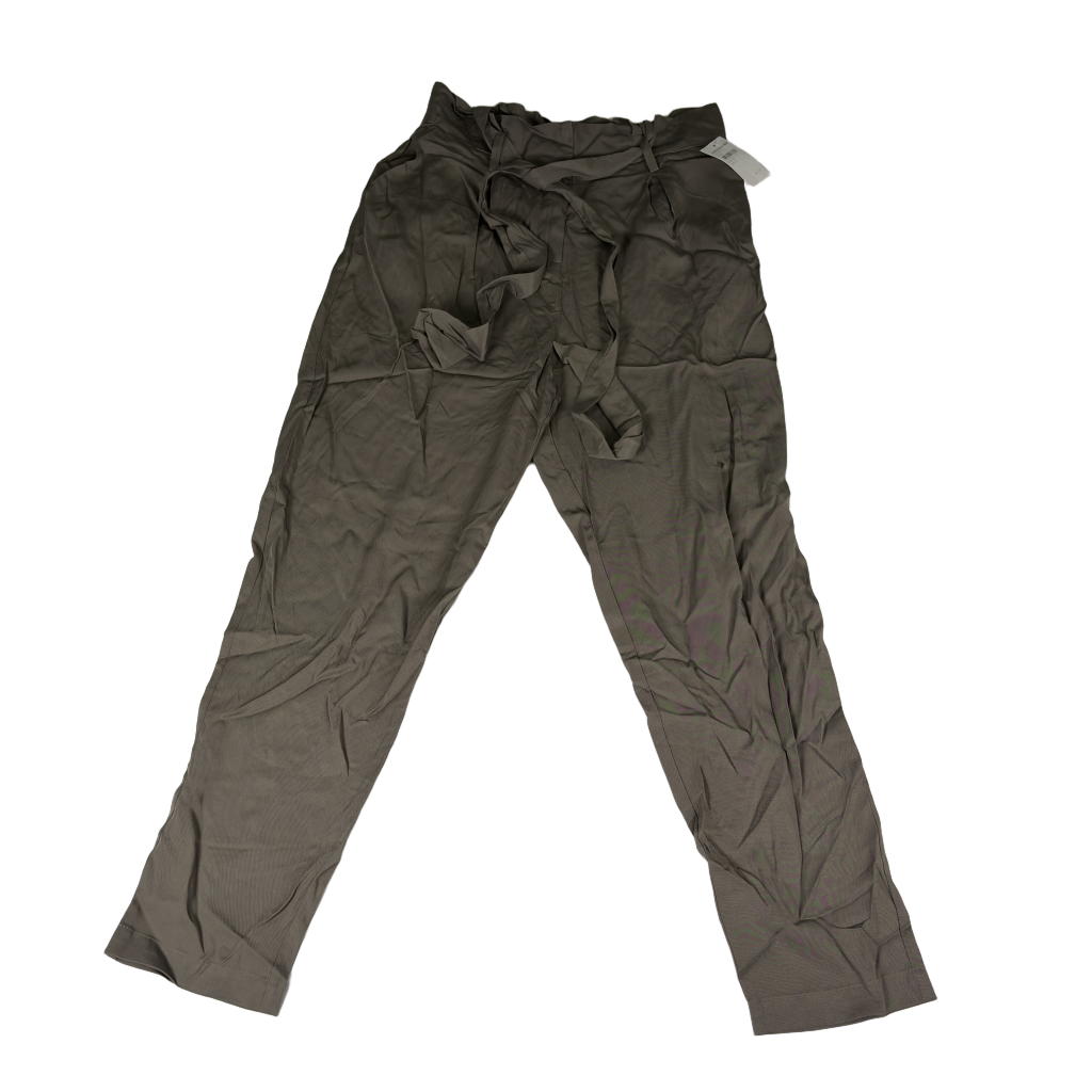 Socialite olive cargo pants — front